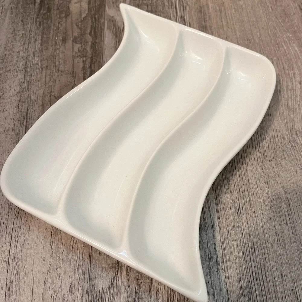 Crate & Barrel White Porcelain Swirl Square Appetizer Candy Dish 7